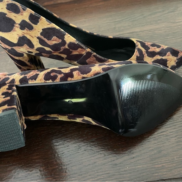 Leopard print suede block heels - Picture 10 of 10